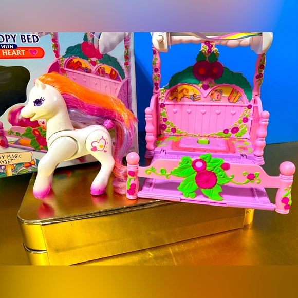 MY LITTLE PONY G2 VINTAGE 1997 CANOPY BED WITH LIGHT HEART PONY MAGIC PL… - Picture 13 of 16